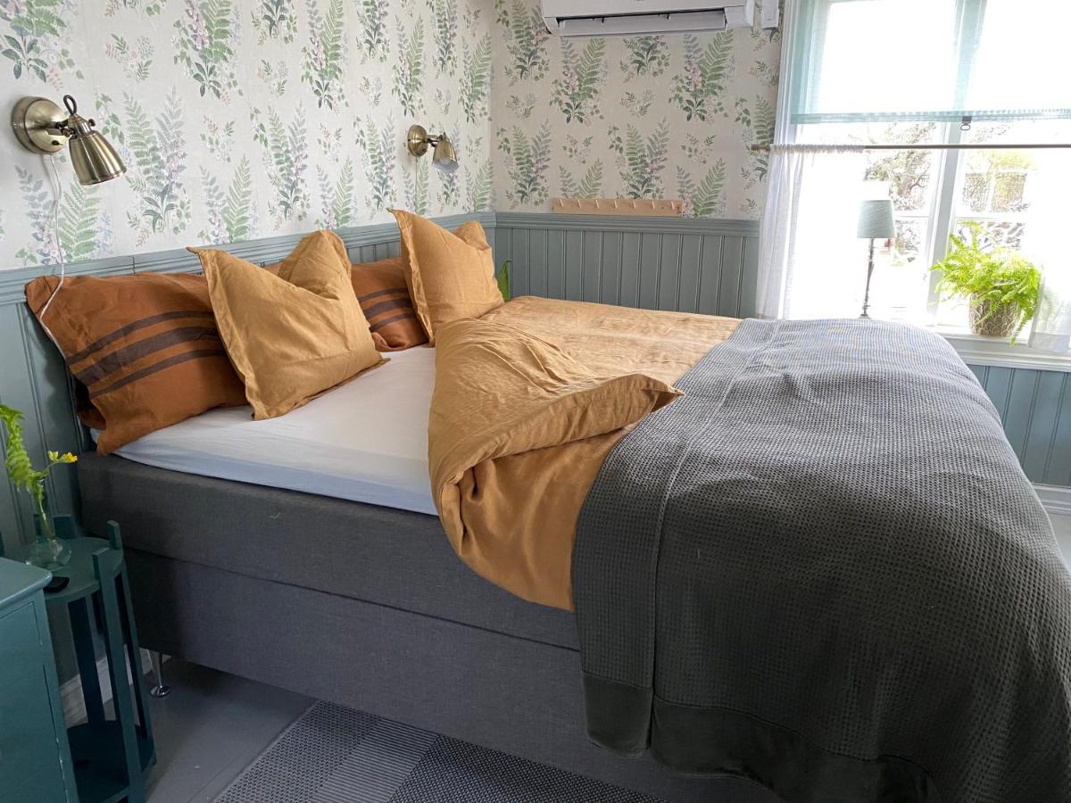 B&B Bland Ormbunkar Och Rosor Falkenberg Kültér fotó