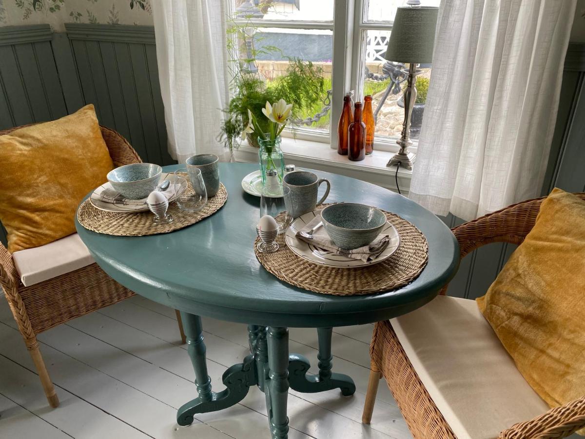 B&B Bland Ormbunkar Och Rosor Falkenberg Kültér fotó