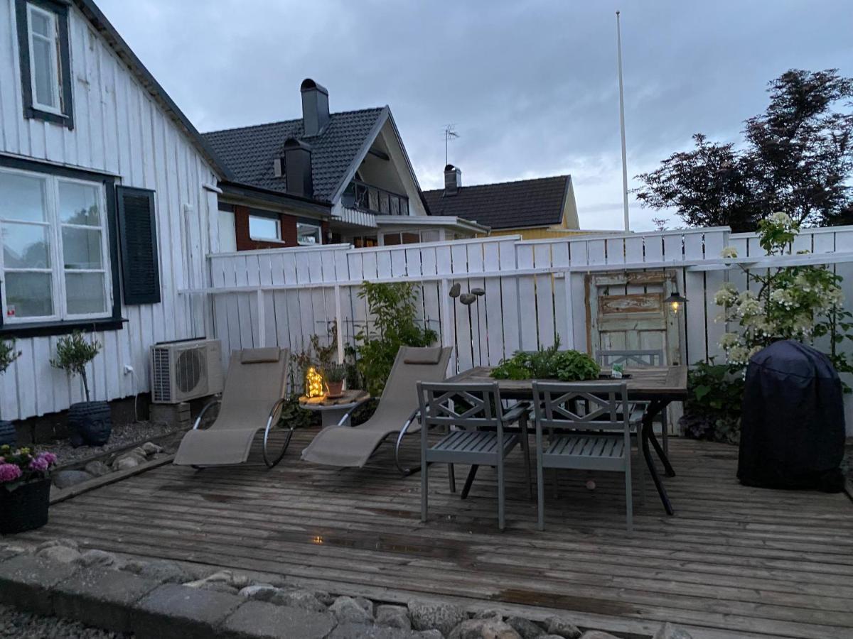 B&B Bland Ormbunkar Och Rosor Falkenberg Kültér fotó